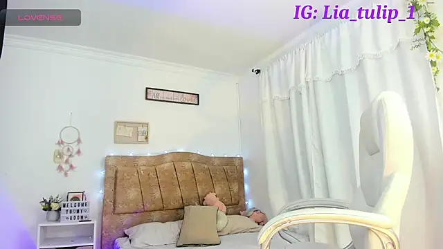 Snapshot of lia_tulip chatting on October 11, 2025, 11:53 am lia tulip online show from October 11, 2025, 11:53 am