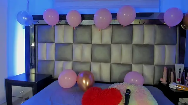 abbiecollins js online show from November 14, 2025, 2:10 am