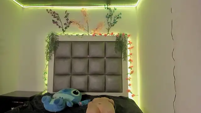 Snapshot of abbiecollins_js chatting on February 24, 2026, 4:21 am abbiecollins js online show from February 24, 2026, 4:21 am