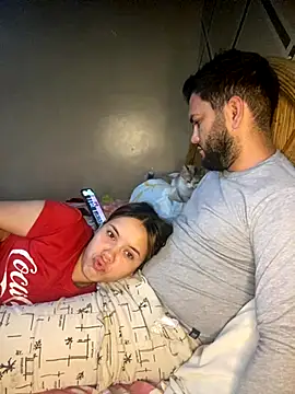 coupleyys online show from November 1, 2025, 1:29 am