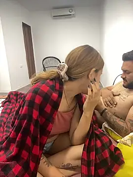 coupleyys online show from November 13, 2025, 3:05 am