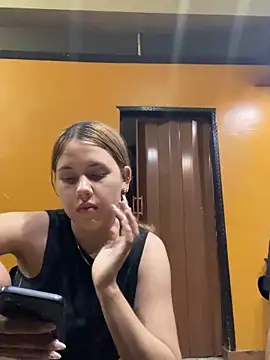 coupleyys online show from February 5, 2026, 2:16 am