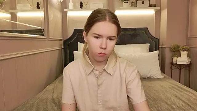 Alida Brice online show from December 14, 2025, 5:35 am