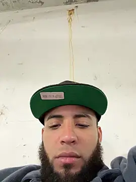 LeoPR00 online show from October 23, 2025, 8:29 pm