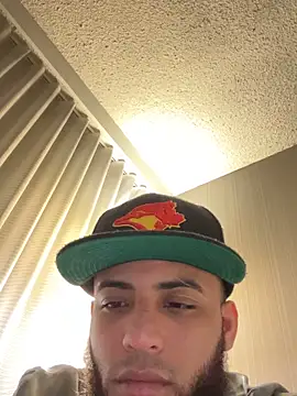 LeoPR00 online show from November 23, 2025, 11:48 pm