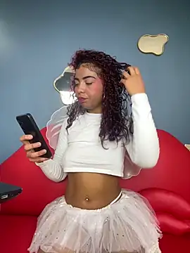 PrettyTiana  online show from October 10, 2025, 7:57 pm