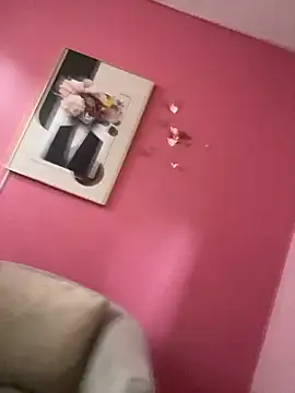 PrettyTiana  online show from December 4, 2025, 8:39 pm