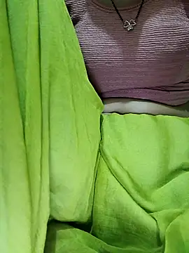 Hot monalia online show from September 17, 2025, 7:32 am