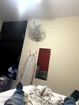 Snapshot of dannybs05 chatting on October 17, 2025, 5:43 am dannybs05 online show from October 17, 2025, 5:43 am