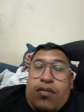 Snapshot of dannybs05 chatting on November 11, 2025, 4:34 am dannybs05 online show from November 11, 2025, 4:34 am