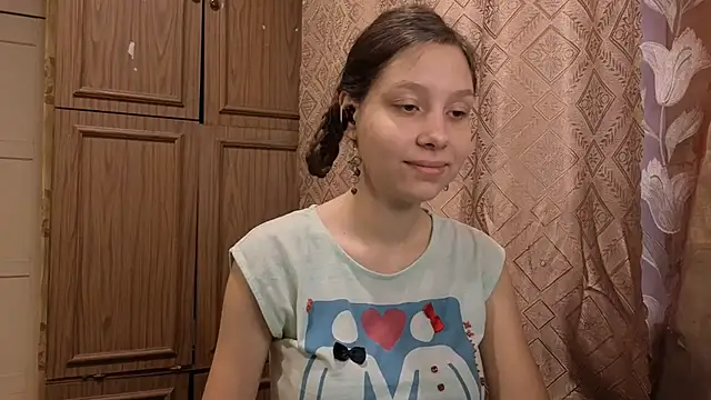 Snapshot of QutieDaSweet chatting on November 4, 2025, 2:10 am QutieDaSweet online show from November 4, 2025, 2:10 am