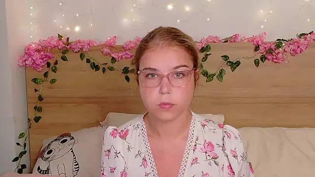 Lilith Bonheur online show from October 16, 2025, 8:10 pm