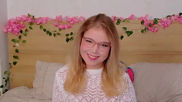 Lilith Bonheur online show from October 24, 2025, 9:22 pm