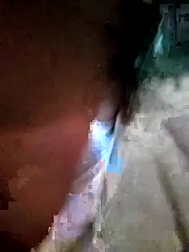 Luyen004 online show from April 8, 2026, 9:48 pm