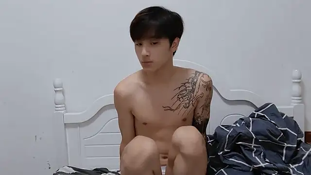 xiaoyi2563 online show from September 28, 2025, 12:10 pm
