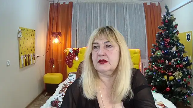 Snapshot of EmmaEllison chatting on December 19, 2025, 7:15 am EmmaEllison online show from December 19, 2025, 7:15 am