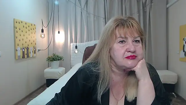 EmmaEllison online show from May 20, 2026, 6:19 am