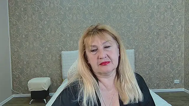 EmmaEllison online show from July 25, 2026, 6:11 am