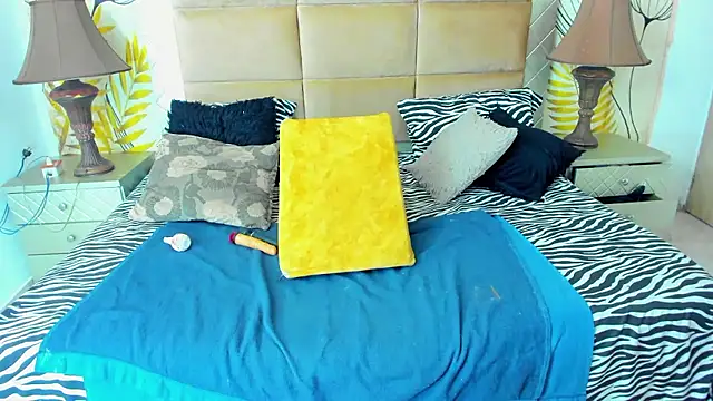 sweet lulu sofia online show from December 14, 2025, 9:41 pm