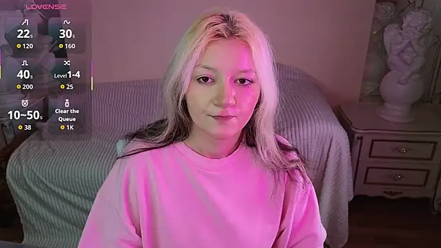 JuicyLullu online show from December 2, 2025, 11:15 am