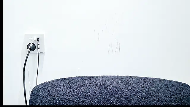 lila688123 online show from December 1, 2025, 2:11 pm