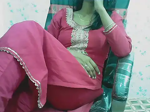 Snapshot of short_girl_ chatting on March 25, 2026, 10:38 pm short girl online show from March 25, 2026, 10:38 pm