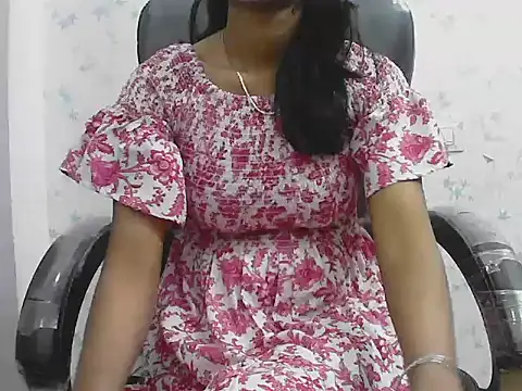 Snapshot of short_girl_ chatting on March 27, 2026, 4:40 pm short girl online show from March 27, 2026, 4:40 pm