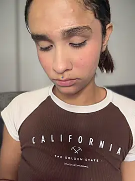 Isabella-Teen online show from March 11, 2026, 1:55 am