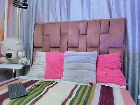 Snapshot of alix_noa chatting on November 14, 2025, 7:45 pm alix noa online show from November 14, 2025, 7:45 pm