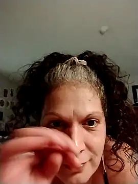 Snapshot of LilTinyWoman chatting on October 9, 2025, 2:15 pm LilTinyWoman online show from October 9, 2025, 2:15 pm