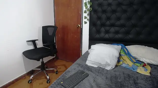 isabel 09 online show from October 21, 2025, 3:13 pm