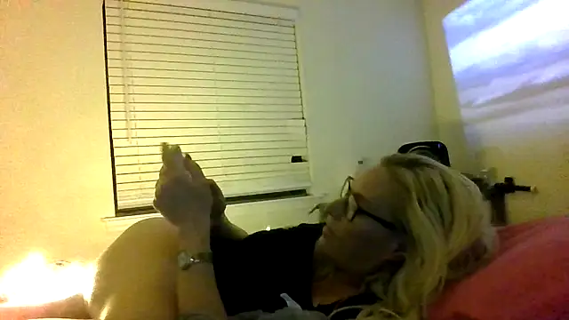 Snapshot of JemTastic chatting on September 18, 2025, 1:40 am JemTastic online show from September 18, 2025, 1:40 am