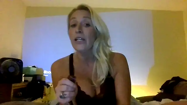 Snapshot of JemTastic chatting on October 1, 2025, 5:46 am JemTastic online show from October 1, 2025, 5:46 am