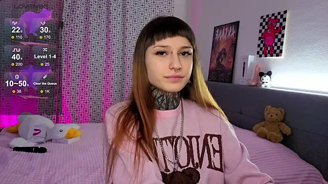 LilithPoison online show from December 3, 2025, 6:06 pm