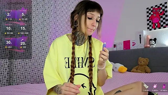 Snapshot of LilithPoison chatting on January 17, 2026, 6:00 pm LilithPoison online show from January 17, 2026, 6:00 pm