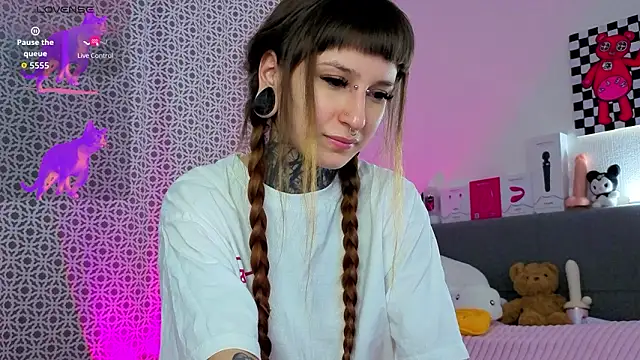 Snapshot of LilithPoison chatting on February 12, 2026, 6:03 pm LilithPoison online show from February 12, 2026, 6:03 pm