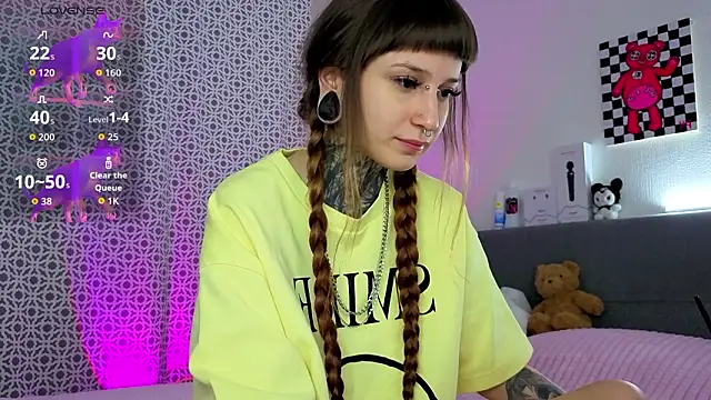 Snapshot of LilithPoison chatting on February 21, 2026, 6:42 pm LilithPoison online show from February 21, 2026, 6:42 pm