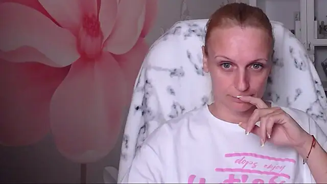 Snapshot of Venus_love1 chatting on September 16, 2025, 4:08 pm Venus love1 online show from September 16, 2025, 4:08 pm