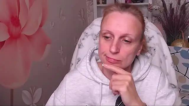 Snapshot of Venus_love1 chatting on December 22, 2025, 6:16 pm Venus love1 online show from December 22, 2025, 6:16 pm