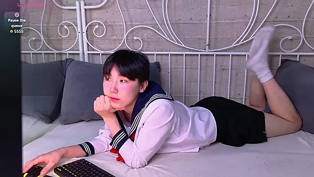 HeejinWang online show from December 16, 2025, 4:28 am