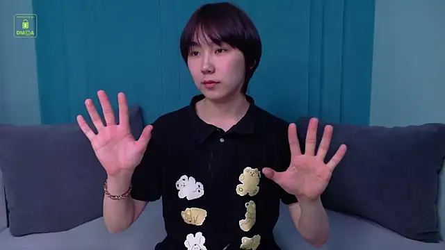 HeejinWang online show from April 14, 2026, 8:04 pm