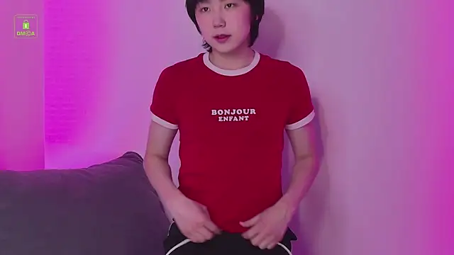 HeejinWang online show from May 8, 2026, 4:18 am