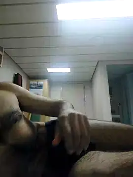 Snapshot of Alecumload chatting on December 20, 2025, 2:02 pm Alecumload online show from December 20, 2025, 2:02 pm