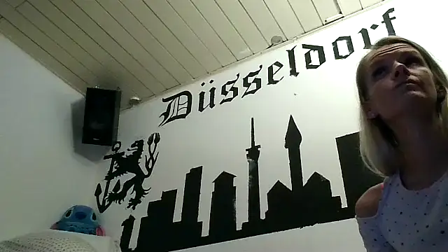 Dark666Sunshine online show from November 16, 2025, 4:23 pm