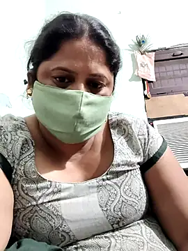 Mmm143 online show from October 19, 2025, 9:48 pm