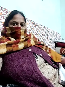 Snapshot of Mmm143 chatting on December 19, 2025, 12:23 pm Mmm143 online show from December 19, 2025, 12:23 pm