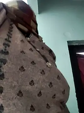 Snapshot of Mmm143 chatting on December 20, 2025, 3:13 am Mmm143 online show from December 20, 2025, 3:13 am