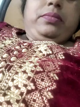 Snapshot of Mmm143 chatting on December 22, 2025, 11:07 am Mmm143 online show from December 22, 2025, 11:07 am