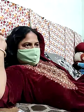 Snapshot of Mmm143 chatting on January 9, 2026, 11:02 am Mmm143 online show from January 9, 2026, 11:02 am