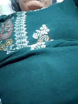 Snapshot of Mmm143 chatting on January 14, 2026, 11:16 am Mmm143 online show from January 14, 2026, 11:16 am